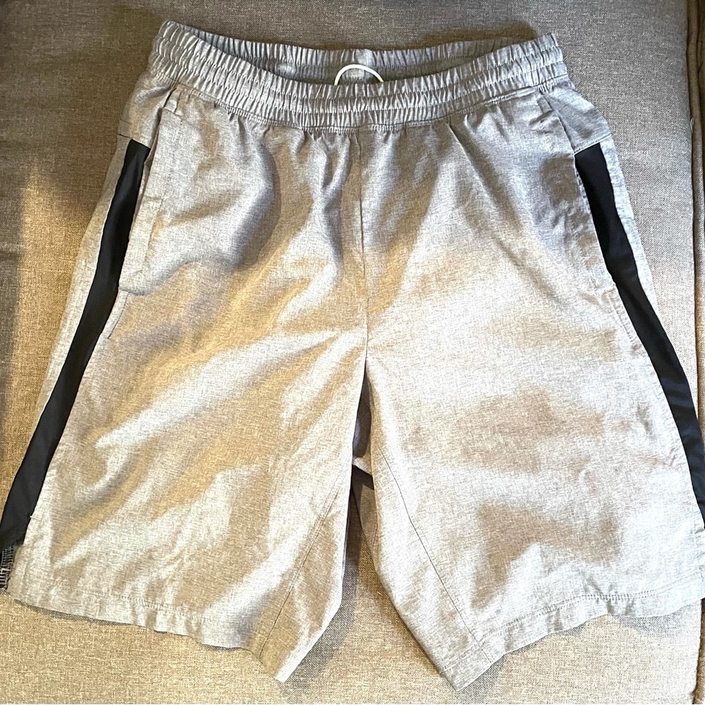 Mens Small gray black athletic shorts running lined